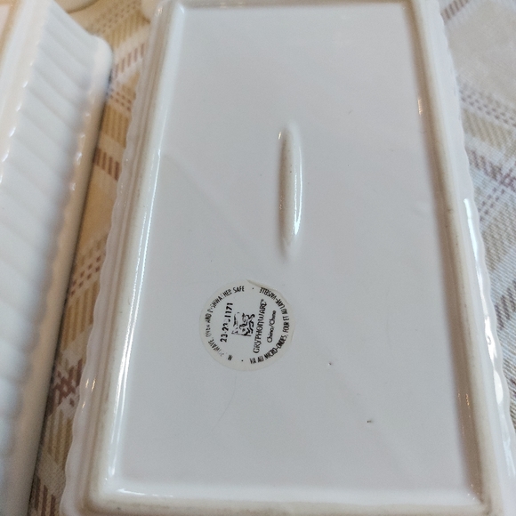 Set of 4 Gryphonware Serving Dishes - Picture 3 of 4